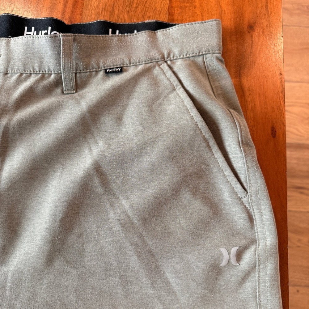 Hurley Mens Green Shorts Size 42 - Picture 2 of 4